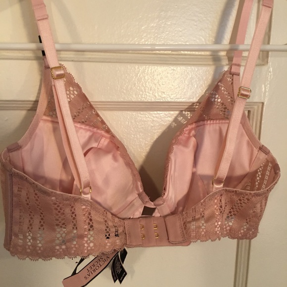 NWT 💖 Victoria’s Secret “Lined Plunge” Bra - Picture 5 of 6